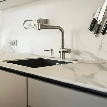 Modern Luxury 3br Historic Miera Iela Апартаменти Рига