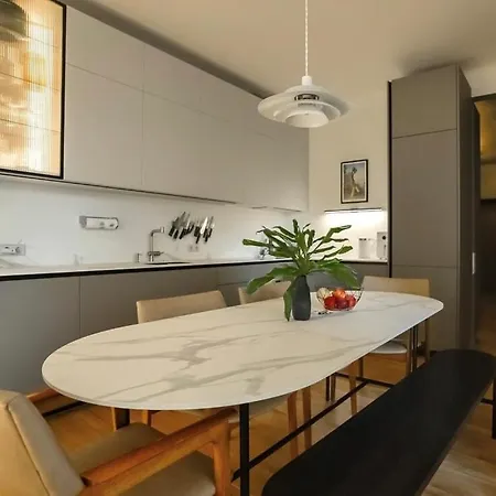 Modern Luxury 3br Historic Miera Iela * Рига